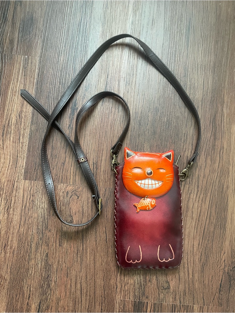 Grinning Cat With Fish Crossbody Purse Phone Case Stained Leather 7.5x4.5”